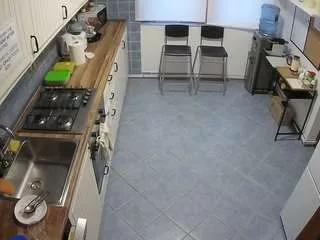 voyeurcam-julmodels-kitchen-2 on CamSoda 