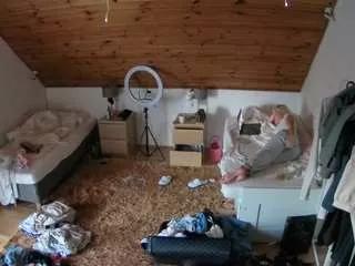 voyeurcam-julmodels-whitebed-2 on CamSoda 