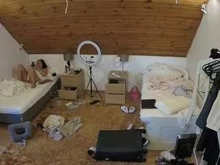 voyeurcam-julmodels-whitebed-2 on CamSoda 