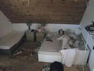 voyeurcam-julmodels-whitebed-2 on CamSoda 