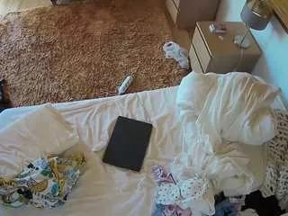 voyeurcam-julmodels-whitebed-3 on CamSoda 