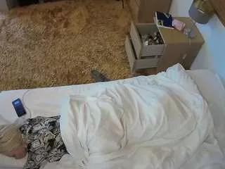 voyeurcam-julmodels-whitebed-3 on CamSoda 
