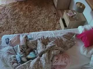 voyeurcam-julmodels-whitebed-3 on CamSoda 