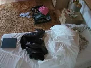 voyeurcam-julmodels-whitebed-3 on CamSoda 
