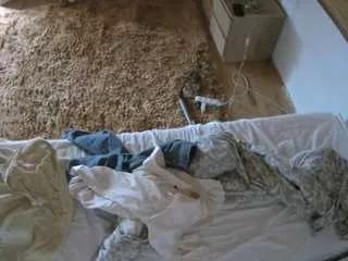 voyeurcam-julmodels-whitebed-3 on CamSoda 