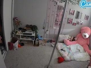 voyeurcam-sexy-little-ana-01
