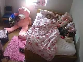 voyeurcam-sexy-little-ana-01