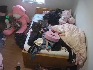 voyeurcam-sexy-little-ana-01