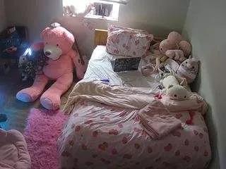 voyeurcam-sexy-little-ana-01