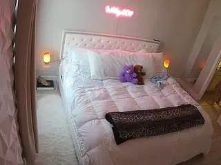 voyeurcam-whitneyoc-01 on CamSoda 