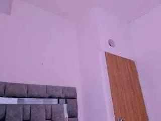zuly-jones on CamSoda 