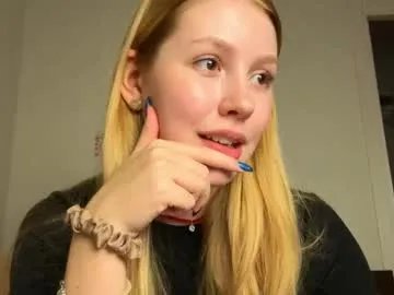 horney_audrey —    135 // GOAL: Erotic dance  [101 tokens left] // EPIC GOAL: Happy Valentines [4999 tokens left] #fit #puffynipples #saliva #ahegao #redhead