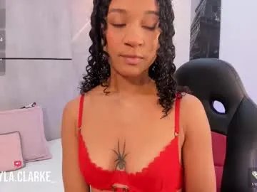 layla_clarke — GOAL: Show nips [90 tokens remaining] The cutie girl<3 #ebony #latina #young #smalltits #bigass