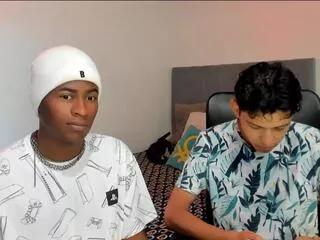 alan_gonz_cristian_asaenz on Flirt4Free 