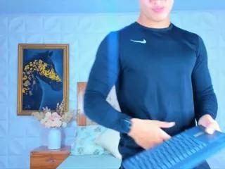 tyler_sauvage on Flirt4Free 