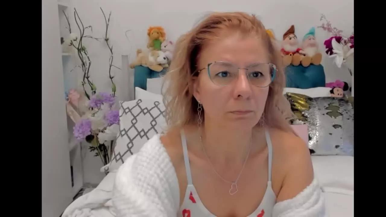 SalomeJade on Streamray 