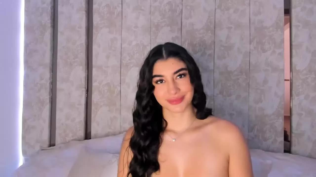 Sofiiamartinez on Streamray 