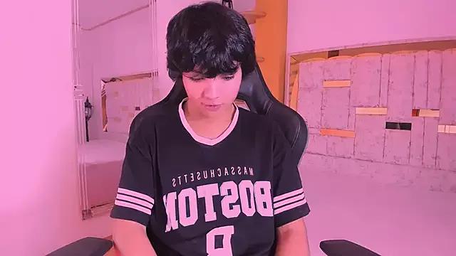 AllanYong18 on StripChat 