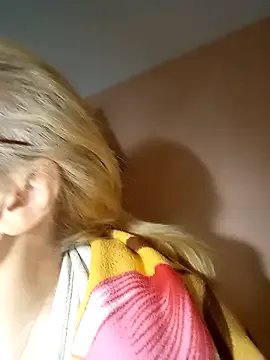 AmyLove353 — Freechat on StripChat