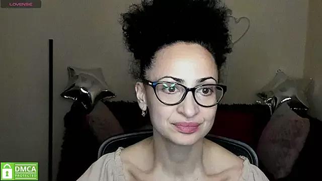 Arianasweety23 on StripChat 