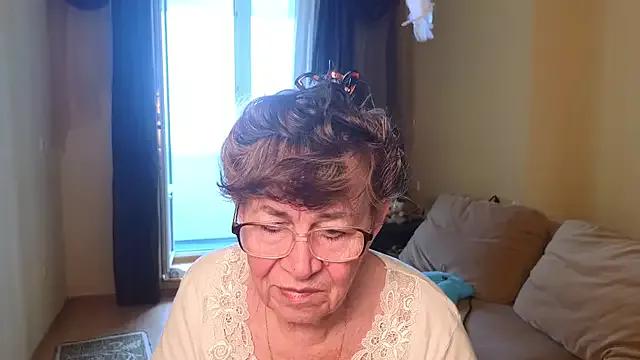 Betty_Brick on StripChat 