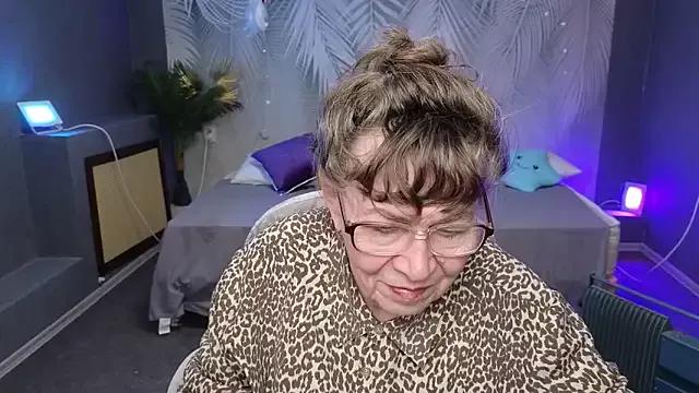 Betty_Brick on StripChat 