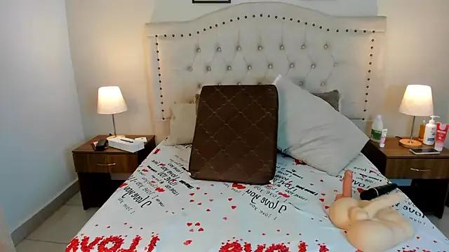 celeste__stormm on StripChat 