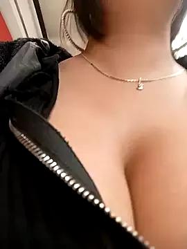 Cristal__04 on StripChat 