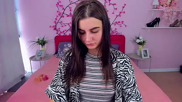 EmmaOlsen4u on StripChat 