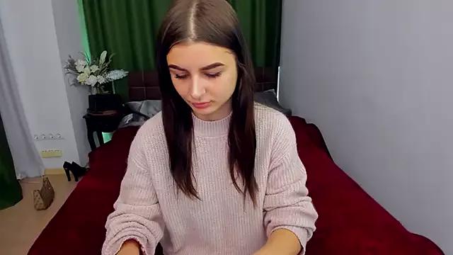 EmmaOlsen4u on StripChat 