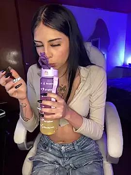 Hilary_pinkk