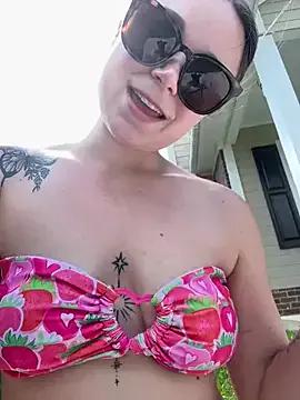 hurricanehayley777 on StripChat 