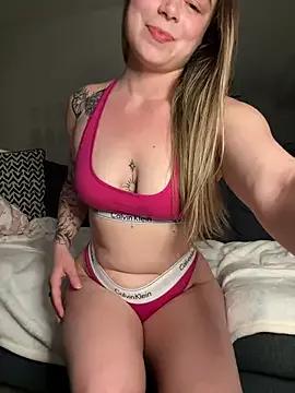 hurricanehayley777 on StripChat 