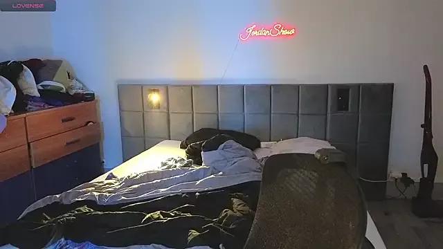 JordanShow on StripChat 