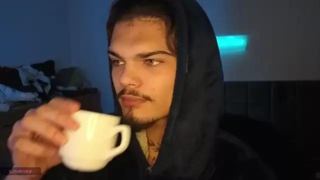 JordanShow on StripChat 