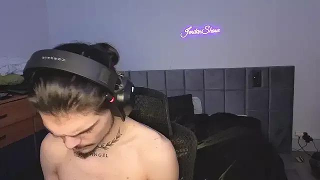 JordanShow on StripChat 