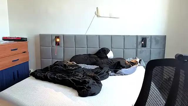 JordanShow on StripChat 