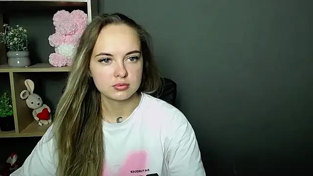 KhaleesiMoon from StripChat is Freechat