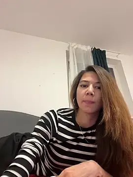 KiraVixenSweet — Sensual and light caresses on her body