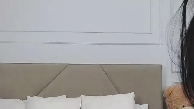 LeilaLow on StripChat 