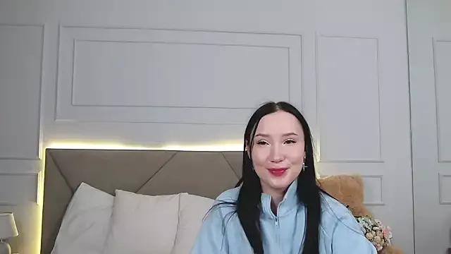 LeilaLow on StripChat 
