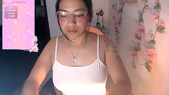 liz_douce92 on StripChat 