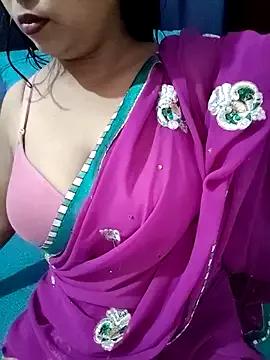 Miss-oly from StripChat is Freechat