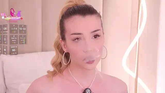 Nesolla — Freechat on StripChat