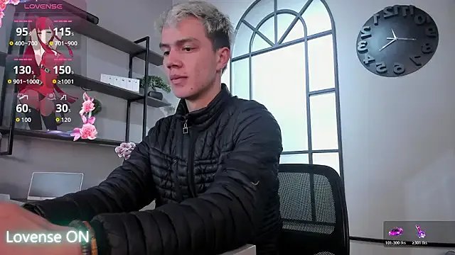 StripChat nicktorn is Freechat nicktorn — Naked Red Ass Spanks