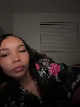 nikkiloveee — splash