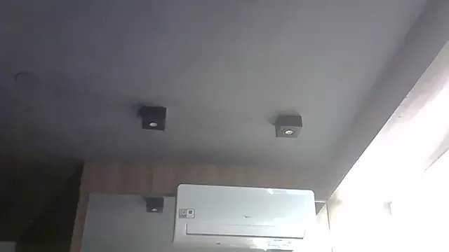 StripChat SkinnyKitten is Freechat SkinnyKitten — show bellymostrar barriga