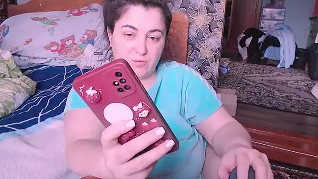 SoftLia on StripChat 