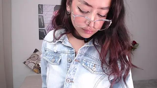 sophie-carter from StripChat is Freechat